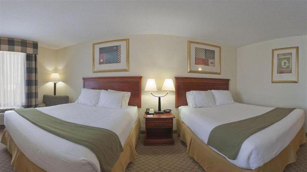 Holiday Inn Express Hotel & Suites Tampa-Fairgrounds-Casino By Ihg Ngoại thất bức ảnh