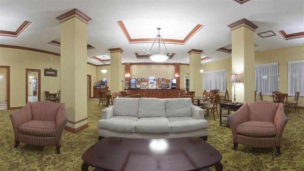 Holiday Inn Express Hotel & Suites Tampa-Fairgrounds-Casino By Ihg Ngoại thất bức ảnh