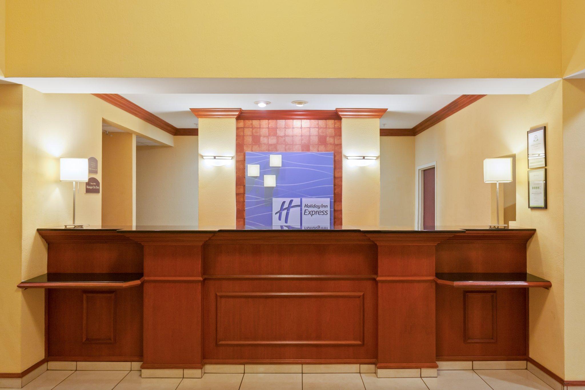 Holiday Inn Express Hotel & Suites Tampa-Fairgrounds-Casino By Ihg Ngoại thất bức ảnh