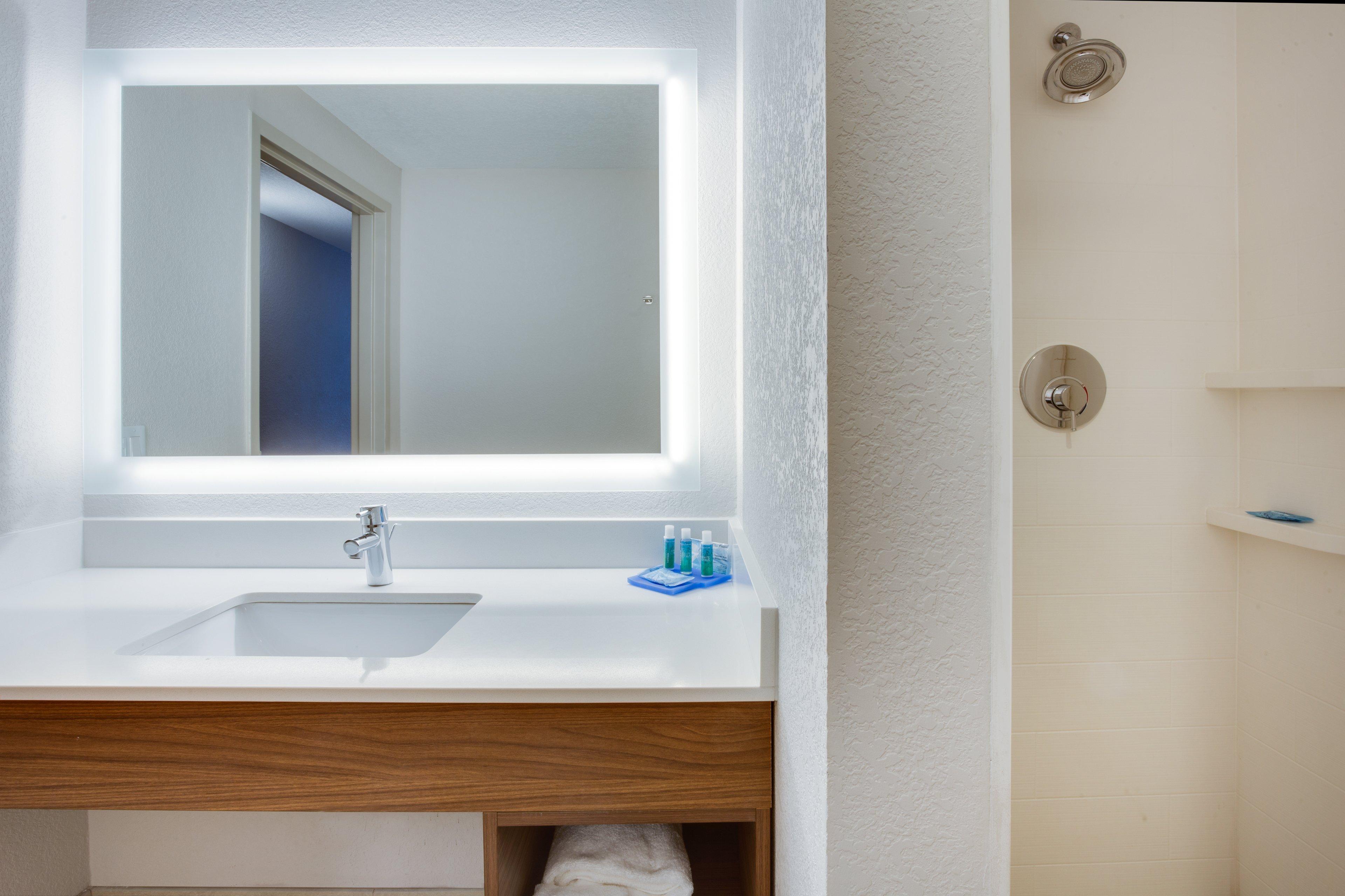 Holiday Inn Express Hotel & Suites Tampa-Fairgrounds-Casino By Ihg Ngoại thất bức ảnh