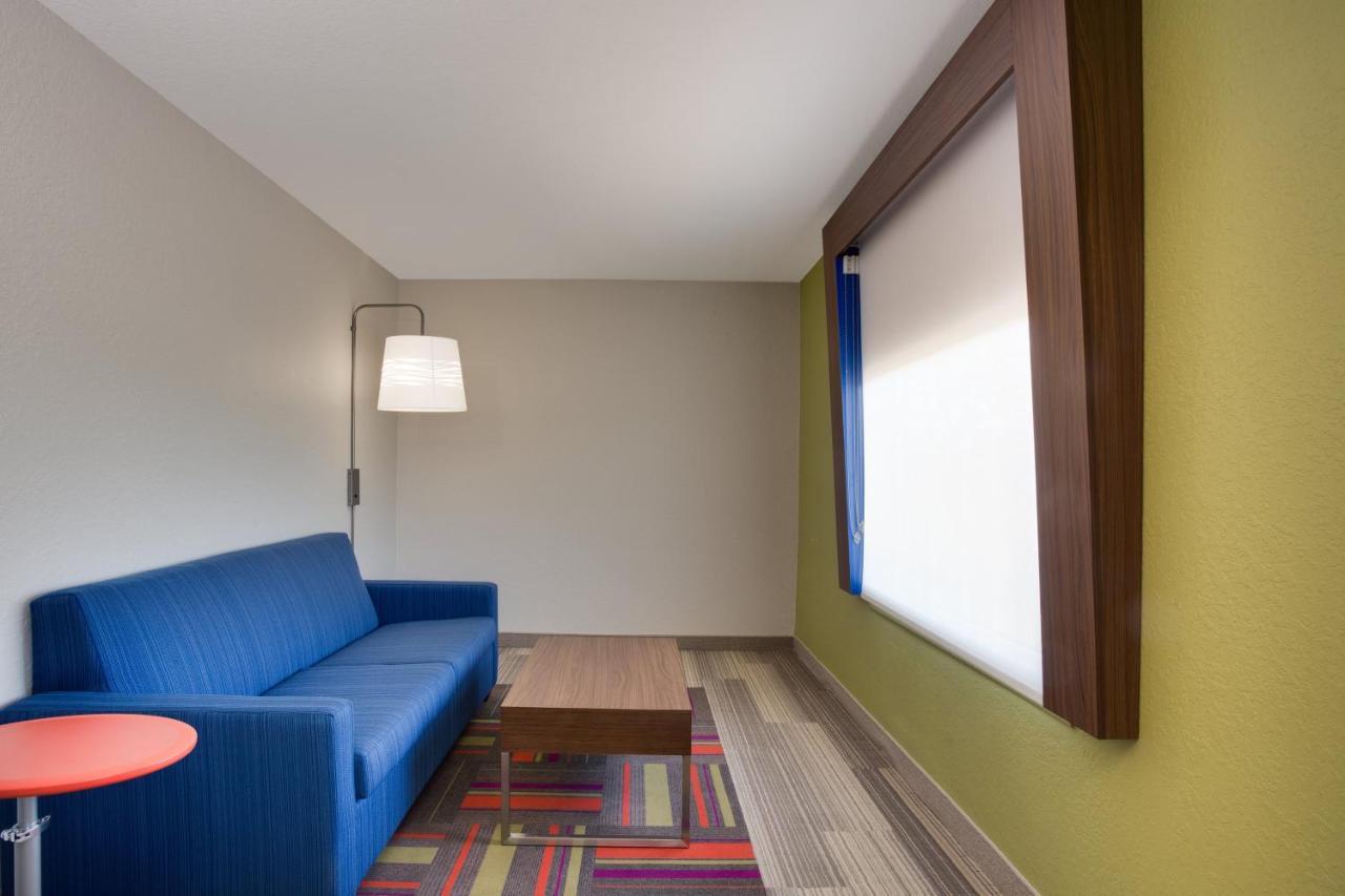 Holiday Inn Express Hotel & Suites Tampa-Fairgrounds-Casino By Ihg Ngoại thất bức ảnh