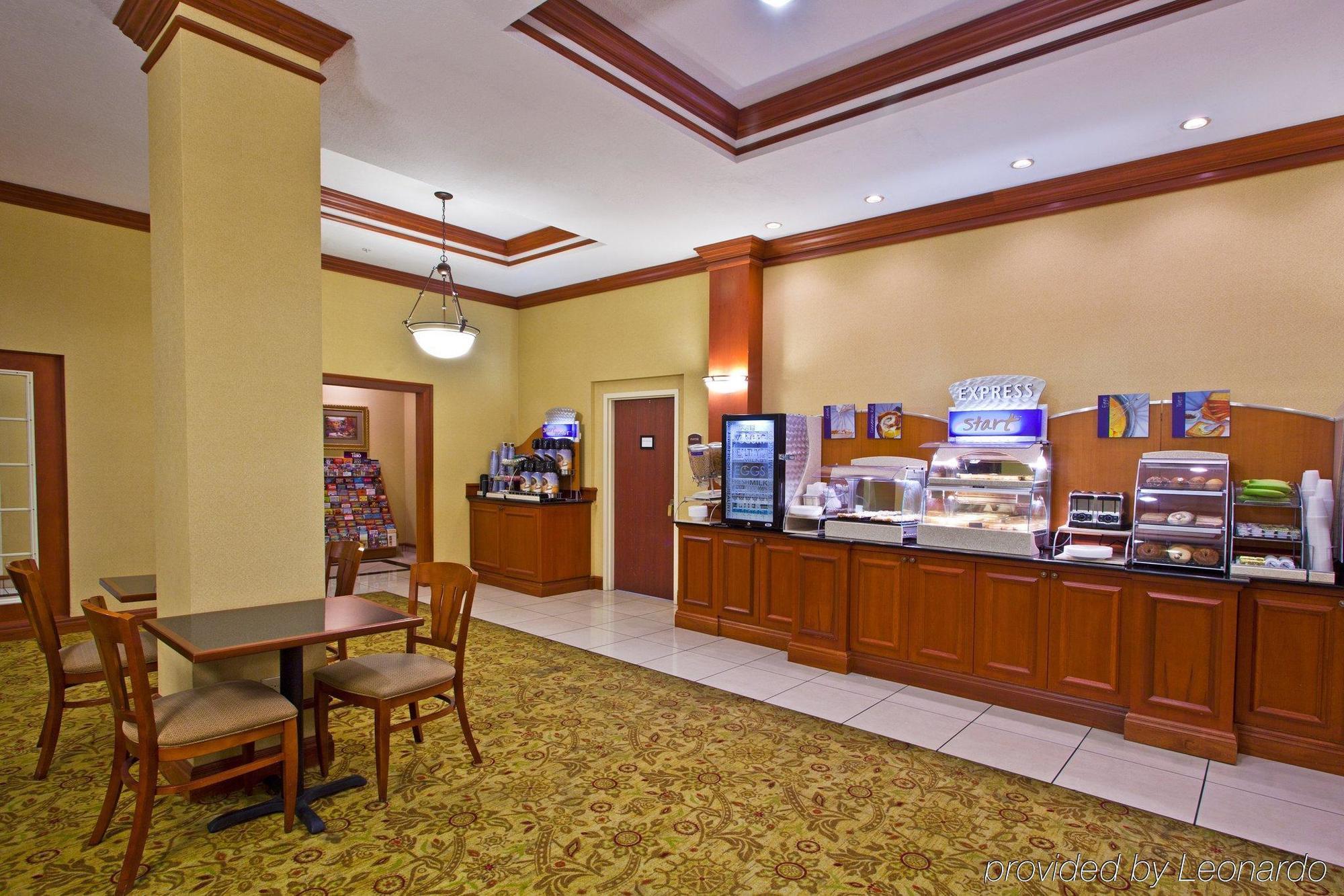 Holiday Inn Express Hotel & Suites Tampa-Fairgrounds-Casino By Ihg Nhà hàng bức ảnh