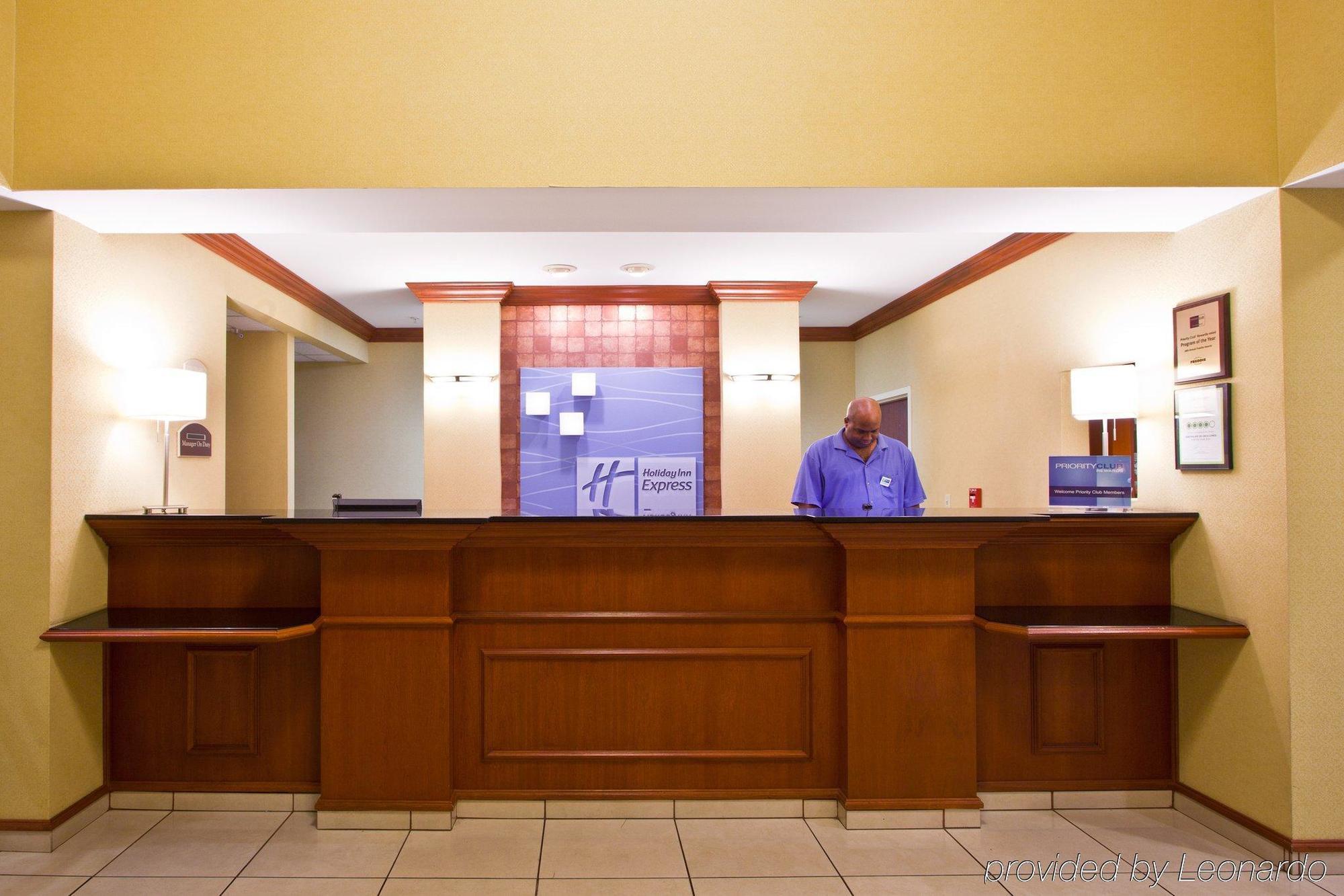 Holiday Inn Express Hotel & Suites Tampa-Fairgrounds-Casino By Ihg Nội địa bức ảnh