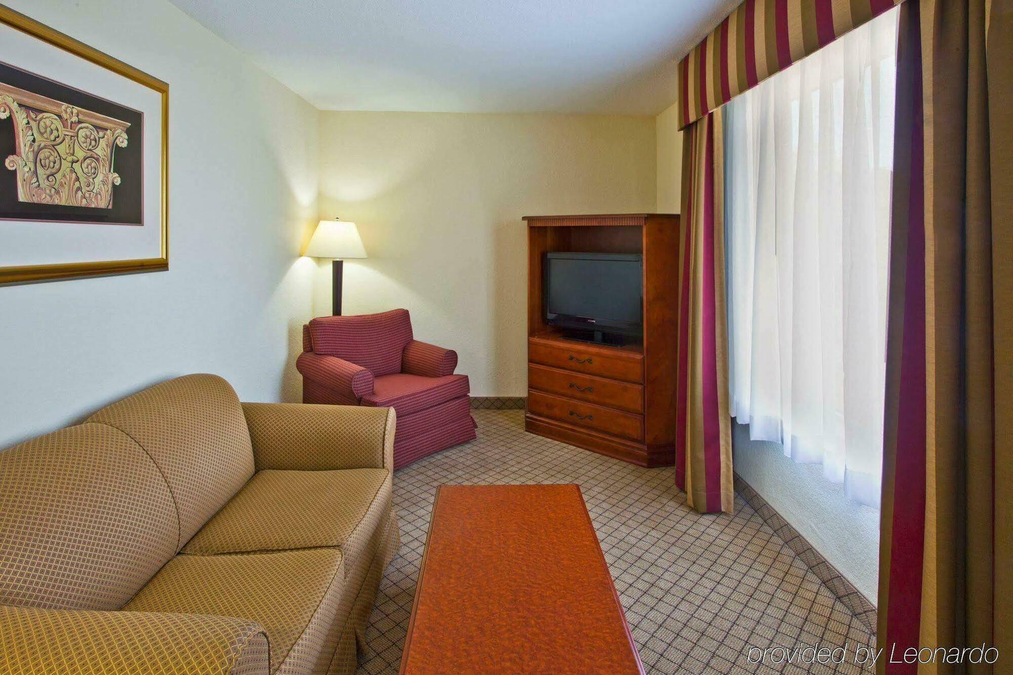 Holiday Inn Express Hotel & Suites Tampa-Fairgrounds-Casino By Ihg Phòng bức ảnh